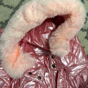 Like new Snowsuit. Ladies size XXL but fits more like an XL.  Great cond